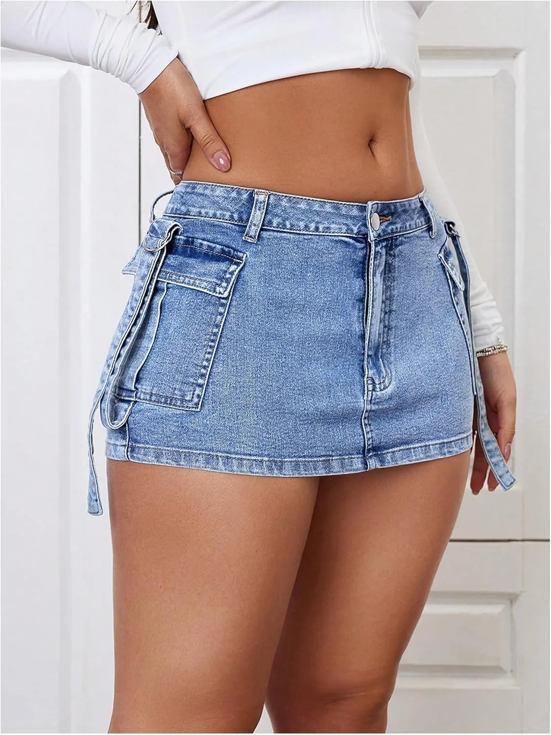 WDIRARA Women's Low Rise Button Stretch Y2k Bodycon Mini Denim Skirt with Pockets
